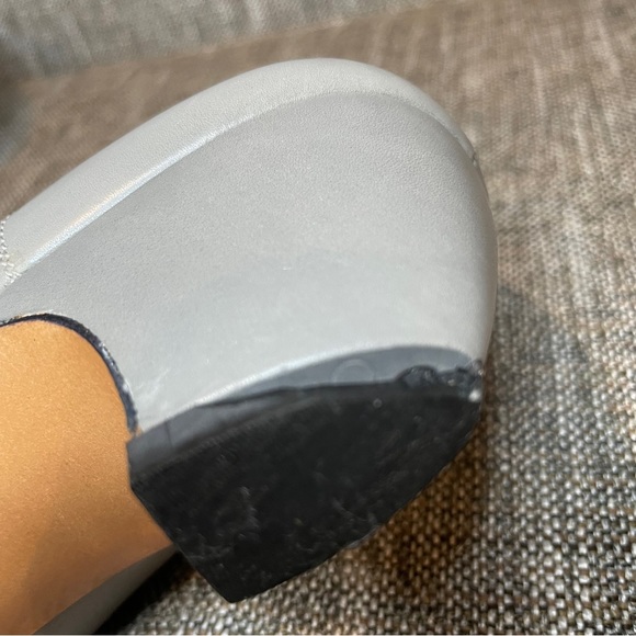 Salvatore Ferragamo Grey Classic Heels Womens Sz 5.5 - Picture 8 of 10